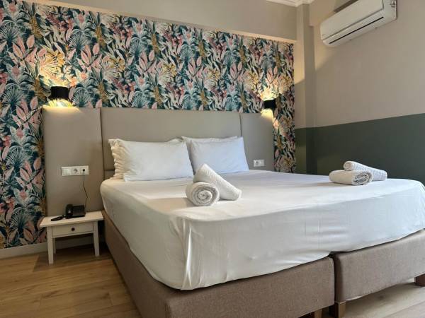 Double or Twin Room with Balcony - Accommodation