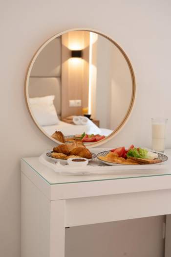 Double Room with Balcony3