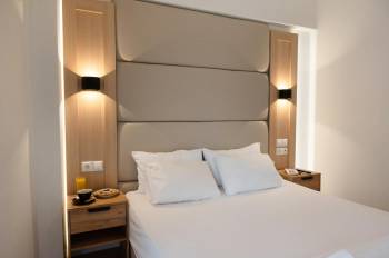 Double Room with Balcony4