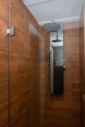Double Room with Balcony5
