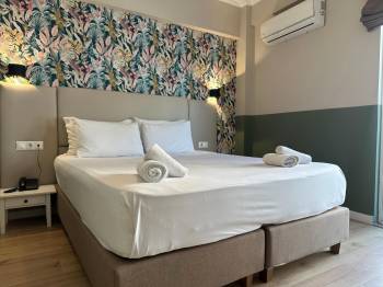 Double or Twin Room with Balcony4