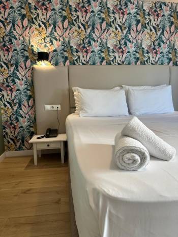 Double or Twin Room with Balcony5